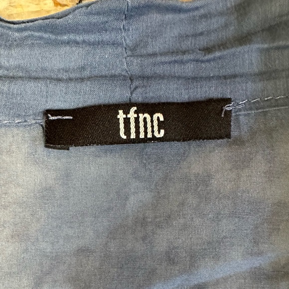 TFNC sz XSM lightweight blouse puff sleeves gauze light blue pleated skirt hem - Picture 9 of 9